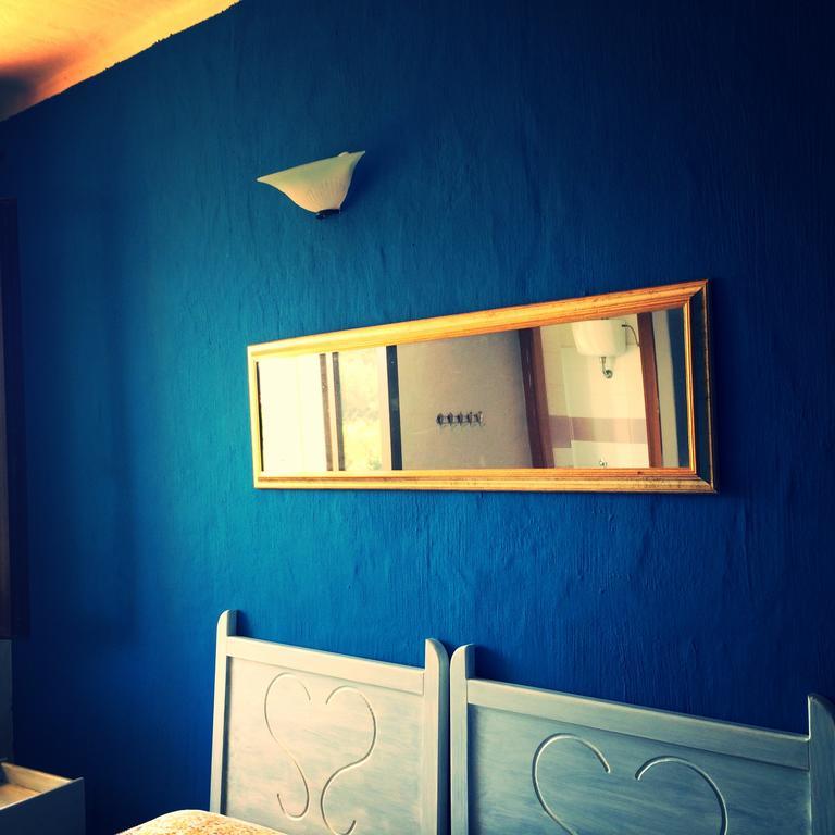 En Ville Bed And Breakfast Gonnesa Chambre photo